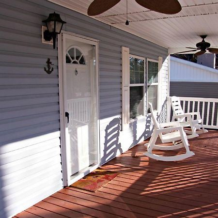 C Cottage 3 Bedrooms 2 Bathrooms Home Oak Island Exterior foto